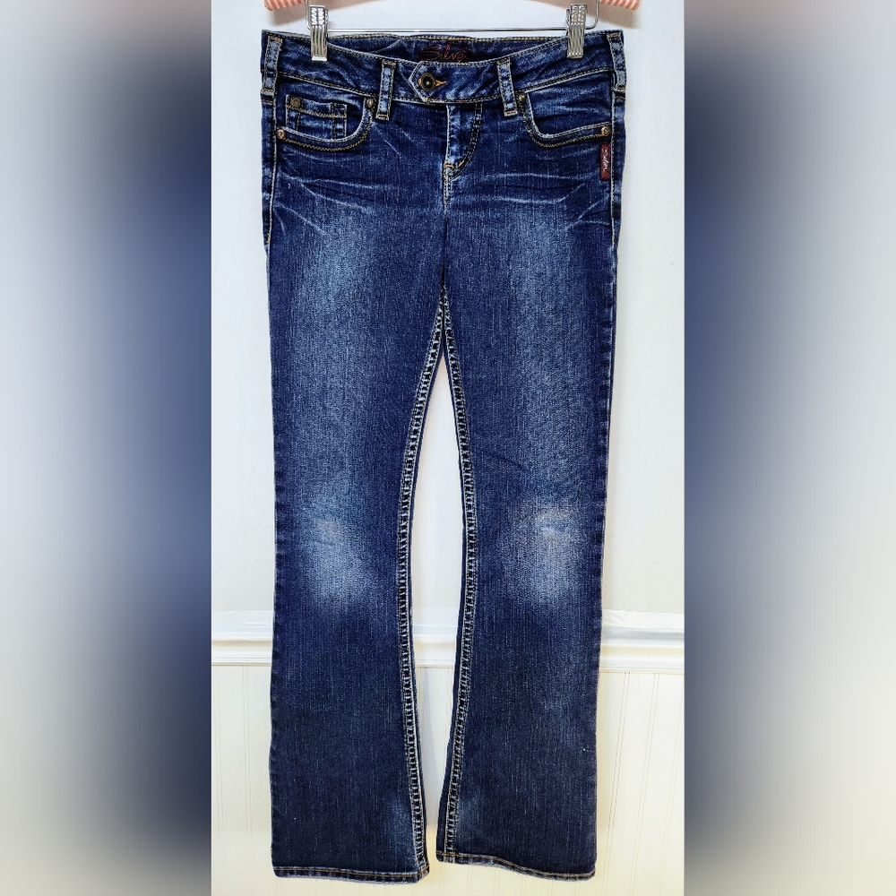 Women's Silver Tuesday Medium Wash Distressed Low-Rise Bootcut Jeans size 28